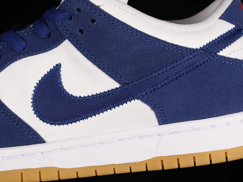 All categories Nk SB Dunk Series Nk SB Dunk Low low-top sneakers Nk SB Dunk Low white and blue Los Angeles Dodgers SB smashed backboard fashion casual sneakers DO9395-400